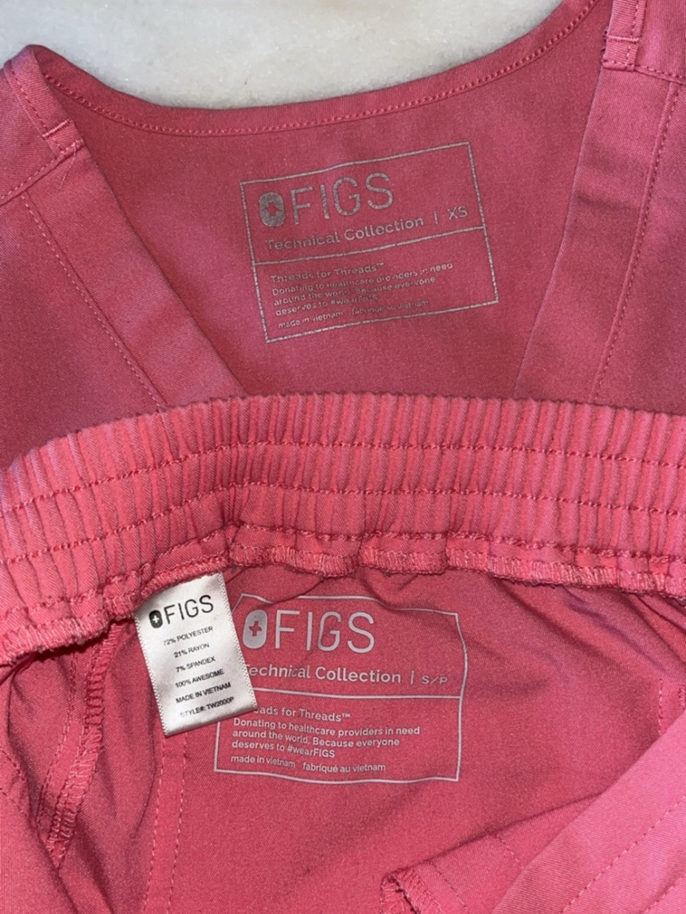 FIGS Raspberry Pink Scrub Set - Picture 2 of 3